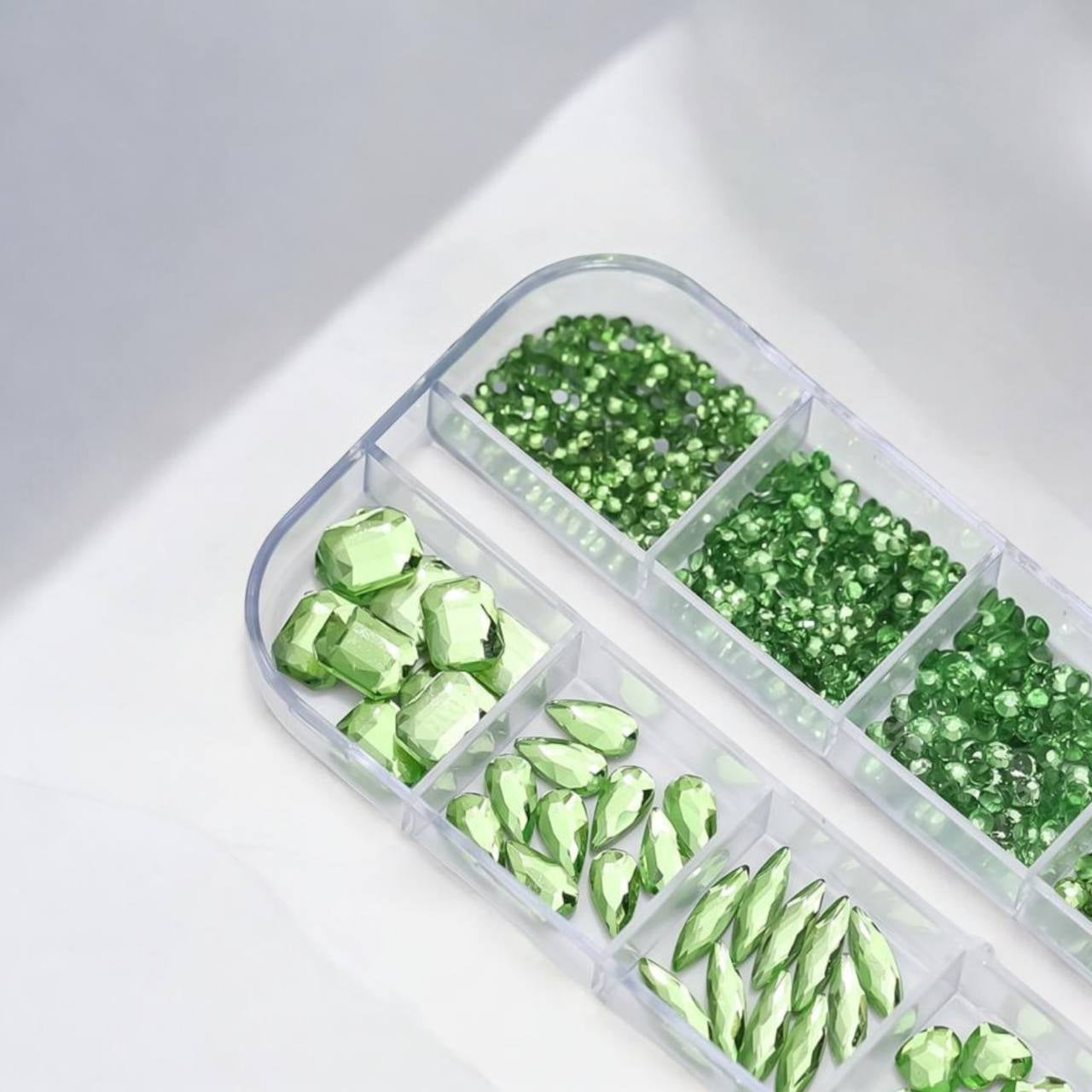 Set di Strass Verdi per Unghie "Green Sparkle Shapes" 004