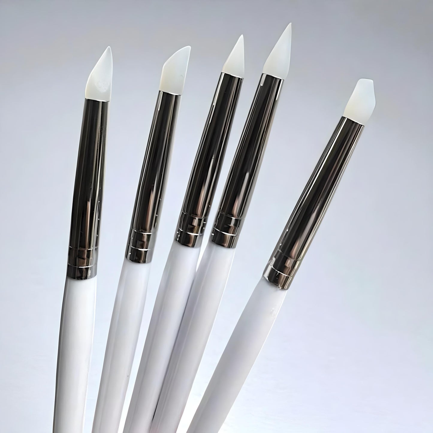 Set di 5 Pennelli con Punta in Silicone per Nail Art – Scultura, Intaglio, Modellatura