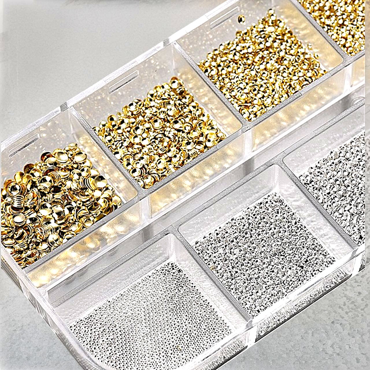 Set da 12 scomparti di perline dorate e argentate per unghie — decorazioni e charms per nail art P02