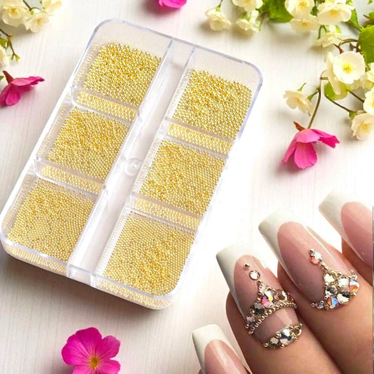 Set di mini accessori dorati per nail art, 6 scomparti (micro sfere in acciaio e elementi decorativi) P04