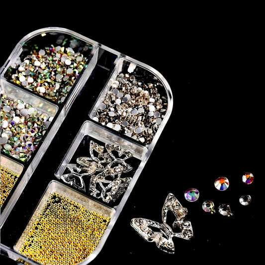 Decorazioni per unghie con farfalle in miniatura e microperle dorate